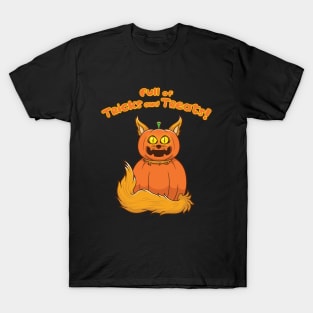 Halloween Mainecoon: Full of Tricks and Treats! T-Shirt